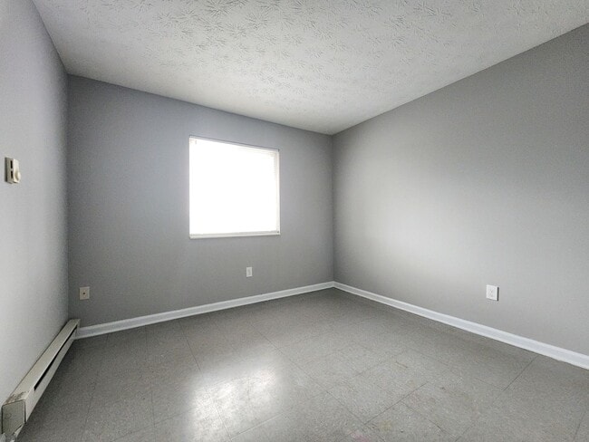 Building Photo - 1784 Lisle Ave