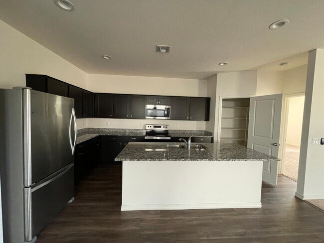 Building Photo - 2395 E Santa Ynez Dr