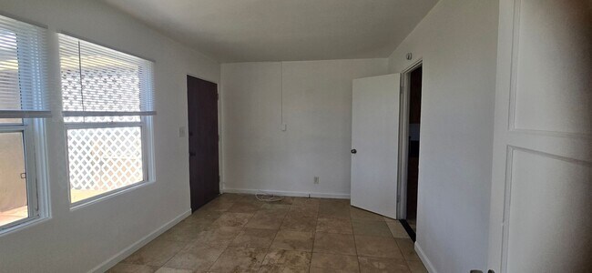 Building Photo - 6719-21 Wunderlin Ave