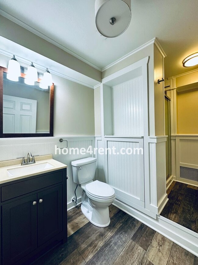 Building Photo - Wonderful Three Bedroom Olathe Home in a Q...