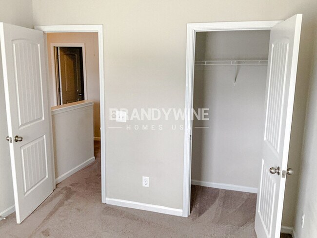 Building Photo - 108 Howard Ave