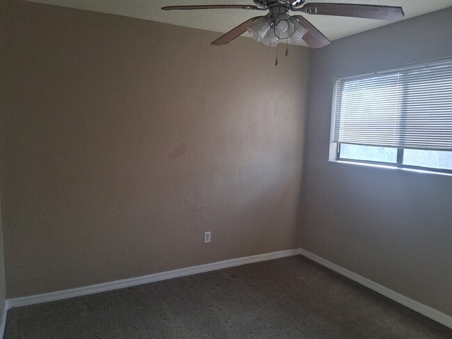 Building Photo - 322 Canal Rd