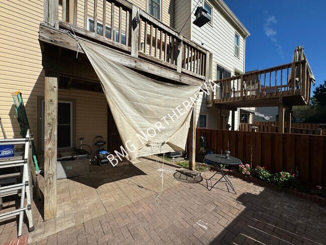 Building Photo - 7343 Rokeby Dr