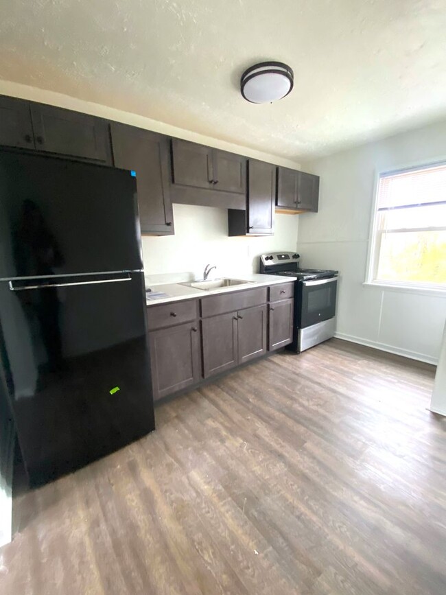 Primary Photo - Renovated Split Level Townhome!