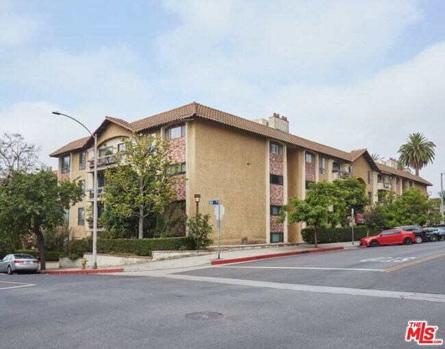 Building Photo - 7300 Franklin Ave