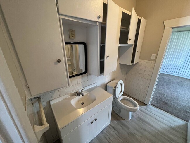 Building Photo - Newly renovated 2 bed 1 bath in Aurora, Missouri!