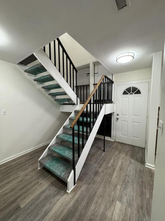 Building Photo - 314 College Park Dr