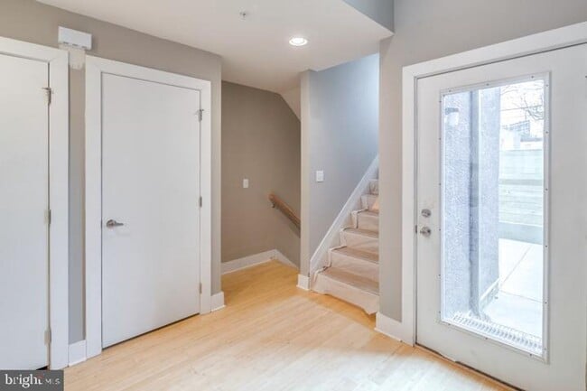 Building Photo - Fishtown Townhome