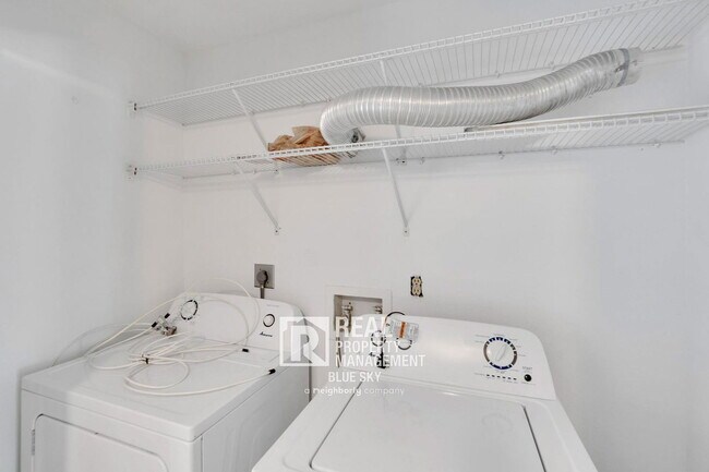 Building Photo - 3924 Lighthouse Way