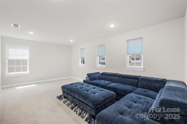 Building Photo - 7106 Waterwheel St SW