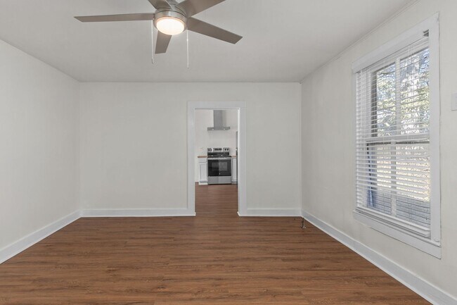 Building Photo - 801 E Mobile St