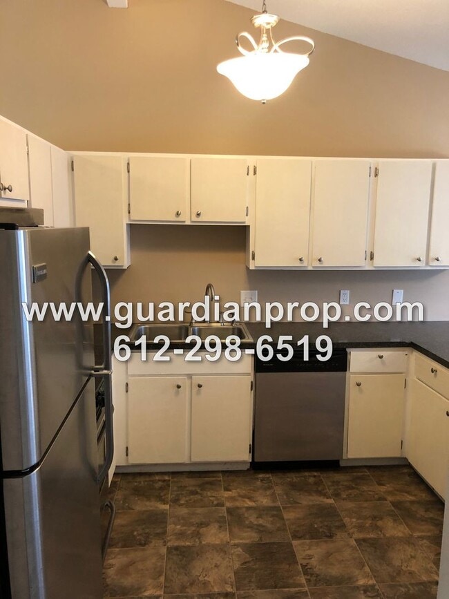 Building Photo - End Unit Townhouse Available August 1, Vau...