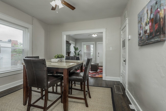 Building Photo - 2710 Holmes St