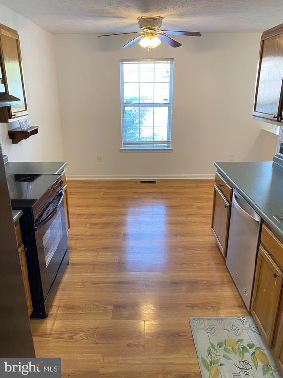Building Photo - 517 Kingdom Ct