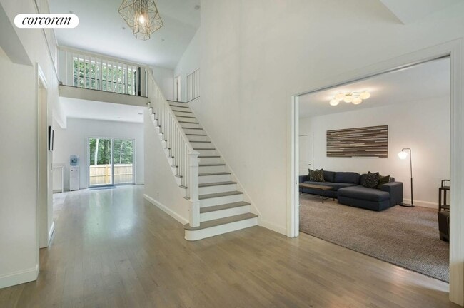 Building Photo - 38 Lincoln St