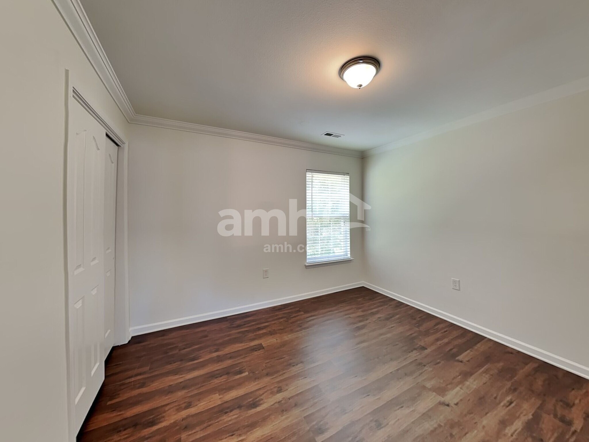 Building Photo - 193 Mott Rd