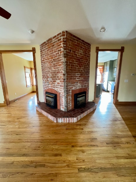 Building Photo - Charming Three Bedroom Home!