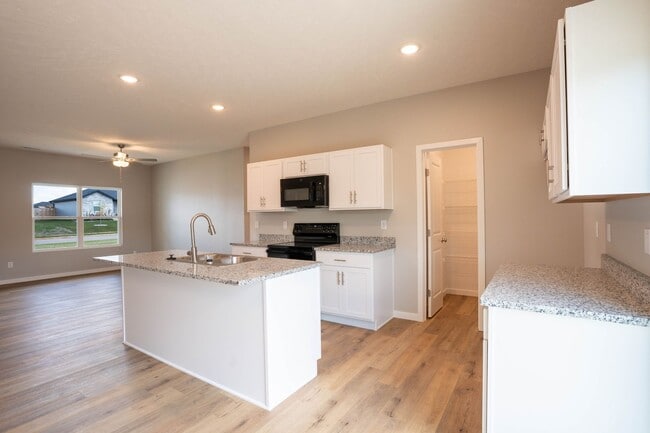 Building Photo - Brand new 3 bedroom home - Mt.Vernon