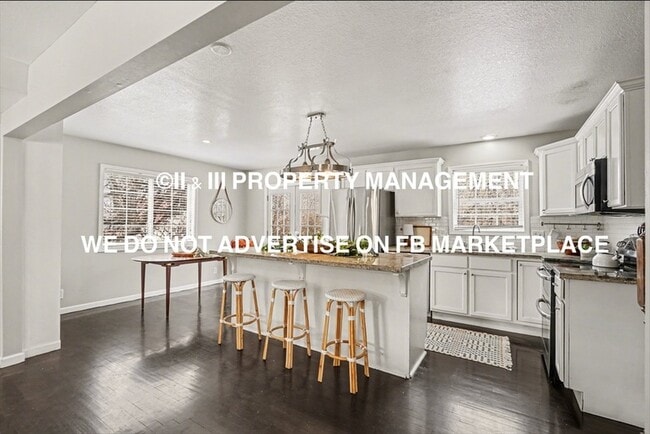 Building Photo - 2900 E Red Bridge Rd