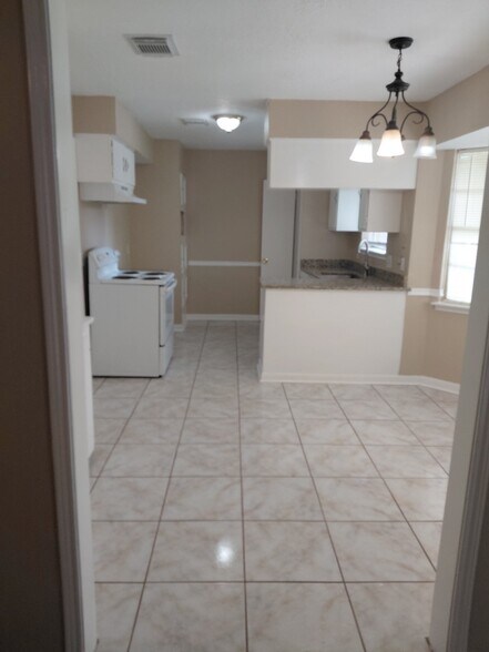 Building Photo - 23207 Cranberry Trail