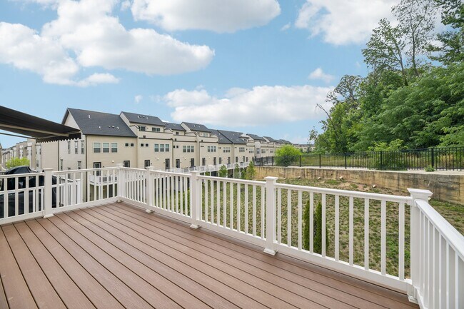 Building Photo - 7202 Mountaineer Dr