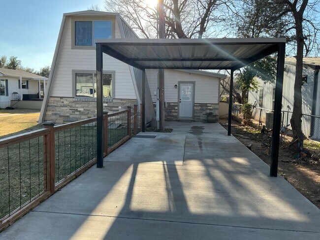 Building Photo - 3408 Hawaiian Ct