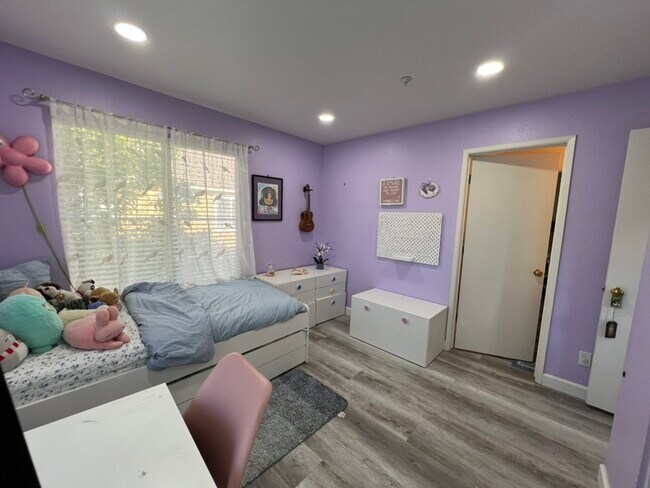 Building Photo - 4910 Hibernia Dr