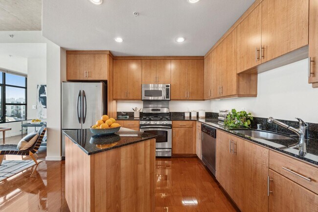 Building Photo - Refined Urban Condominium at Jack London S...