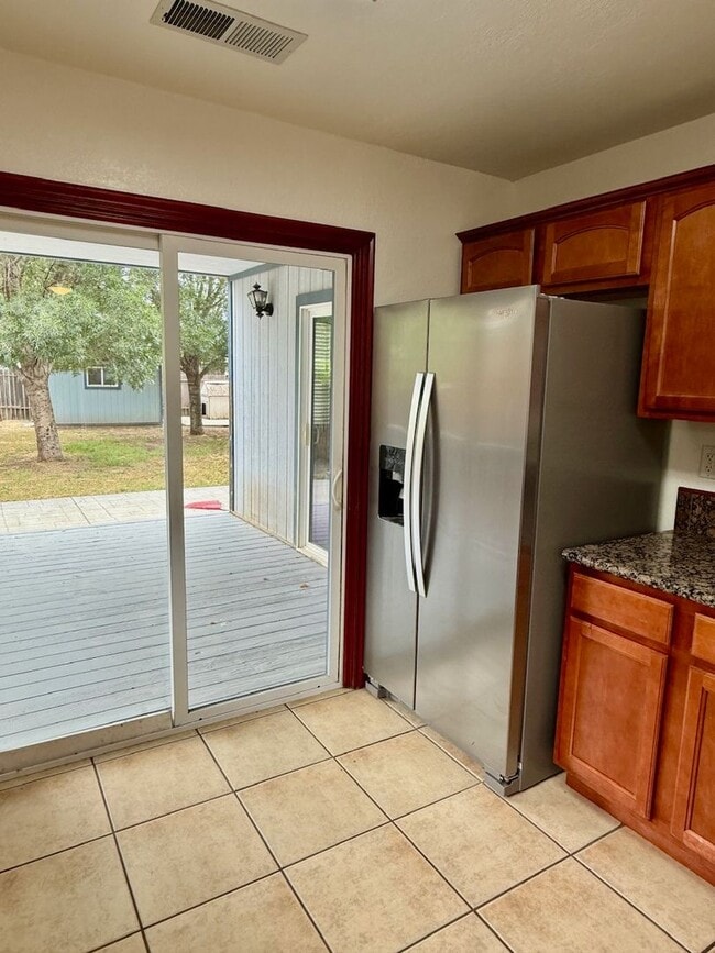 Building Photo - Beautiful 3 bedroom 2 bath house!