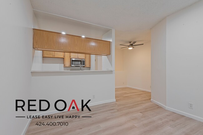 Building Photo - Incredible Junior One Bedroom with Contemp...