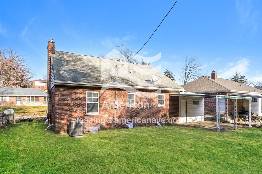 Building Photo - 6910 Groveland Dr