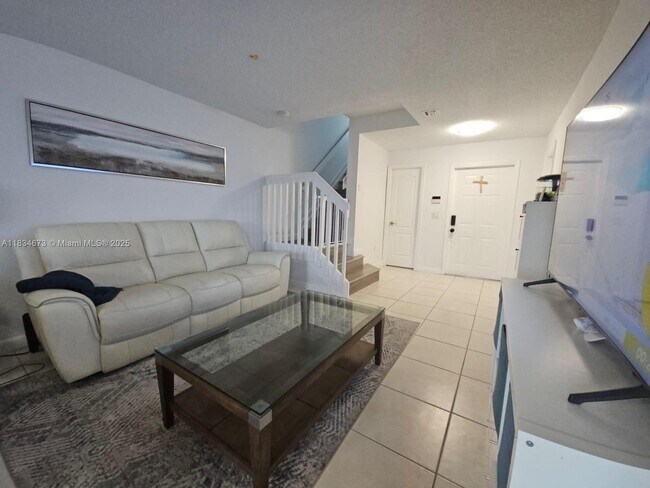 Building Photo - 5030 NW 116th Ct