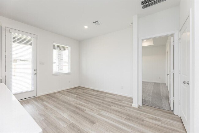 Building Photo - 9711 Burlington Bristol Dr