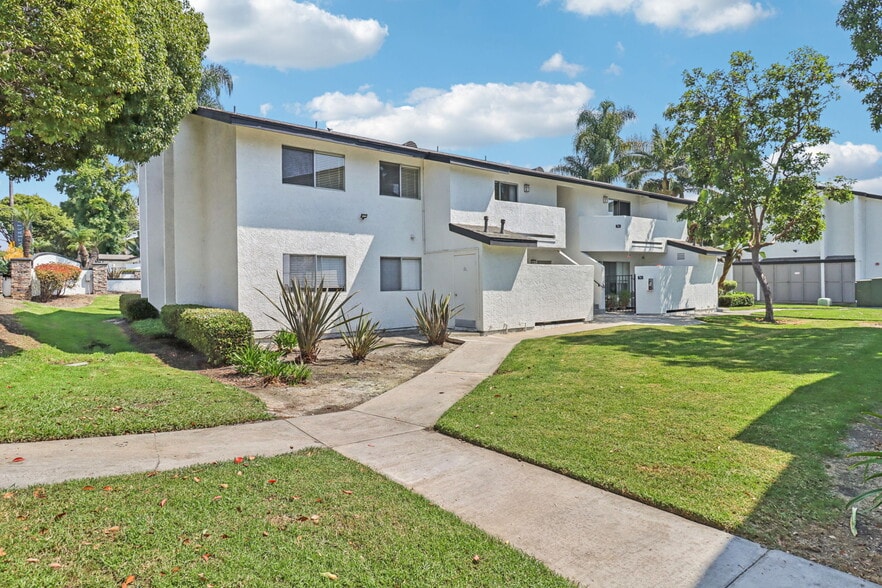 Primary Photo - Waterleaf Apartments Homes