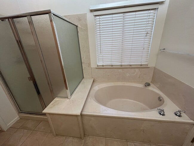 Building Photo - Solar, back house, single family home,