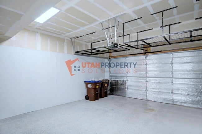 Building Photo - 2737 E Iron Bark Alley