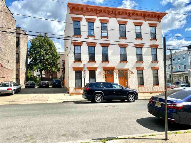 Building Photo - 88 SOUTH St