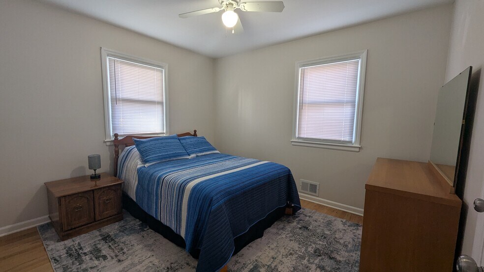 Building Photo - 7512 N Hemple Ave