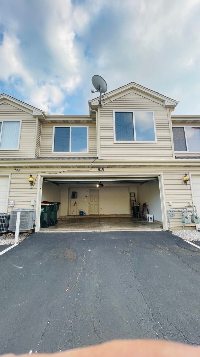 Building Photo - 659 Lincoln Station Dr