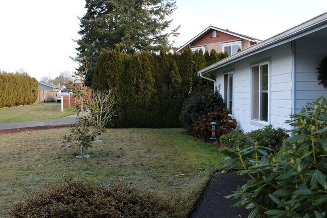Building Photo - Beautiful 3 Bedroom  Home FOR RENT in Great Community of Steilacoom!!