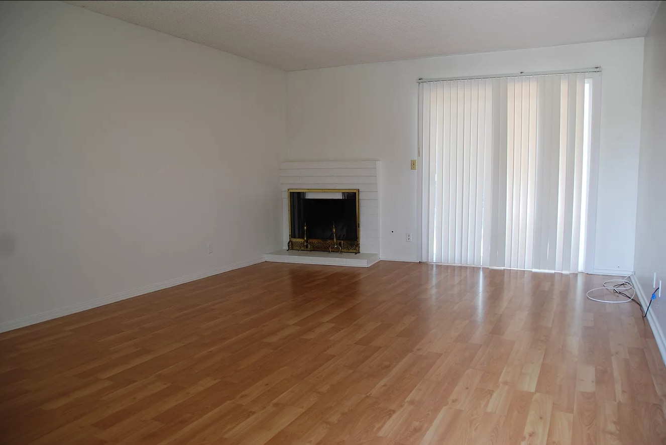 Unit B - Living Room - 6624 Pasado Rd