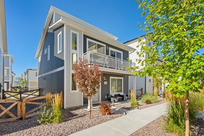 Building Photo - MODERN TWO STORY 2 BED/2 BATH IN BANNING LEWIS RANCH!