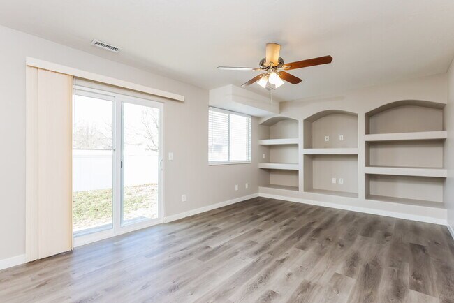 Building Photo - 7332 S Jasper Hill Dr