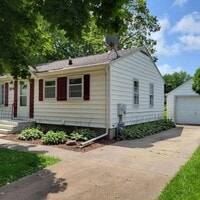 Building Photo - 3 Bedroom Home with Garage & Central Air