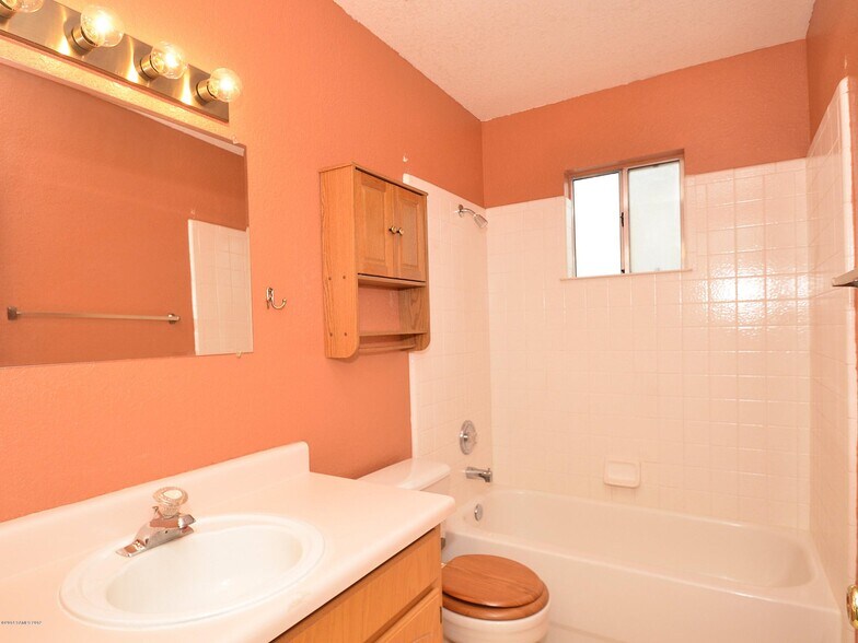 Building Photo - 113 Arrowhead Dr