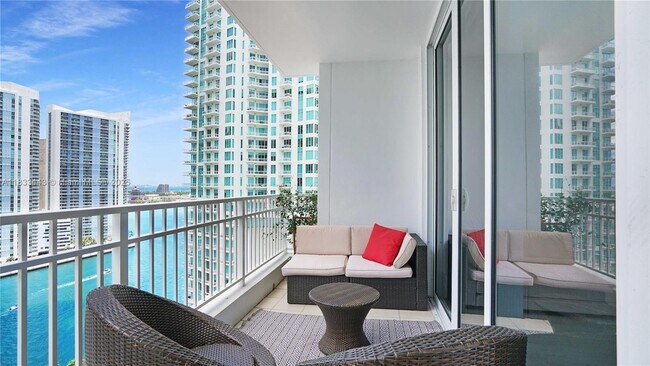 Building Photo - 801 Brickell Key Blvd