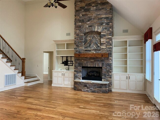 Building Photo - 8994 Azalea Rd