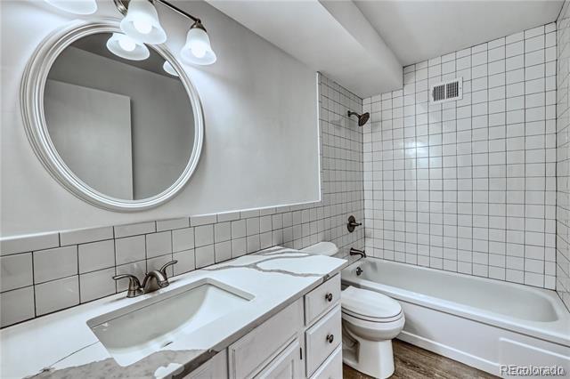 Building Photo - 610 S Alton Way