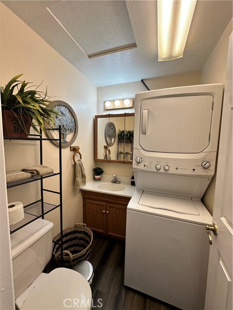 Building Photo - 33010 Donner Ln