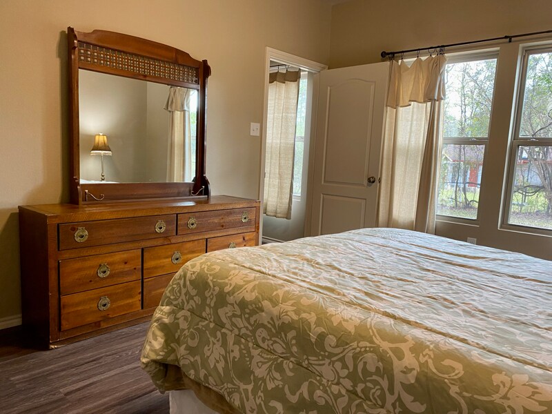 Building Photo - 798 Madison St